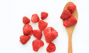 Freeze-Dried Strawberry Snack Mix