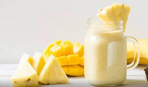 You’ve added freeze-dried pineapple powder to your pantry for its many nutritional benefits, especially for human’s health. Now, how do you use this versatile powder in your everyday recipes? Here are some unique ways to incorporate it into smoothies, baking, coffee, and ice cream: